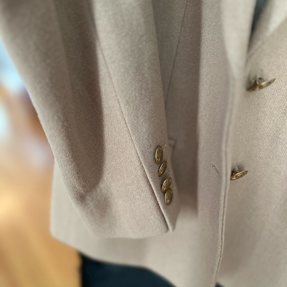 Camel wool schoolboy blazer with brass buttons. J Crew size 4. - Picture 12 of 12